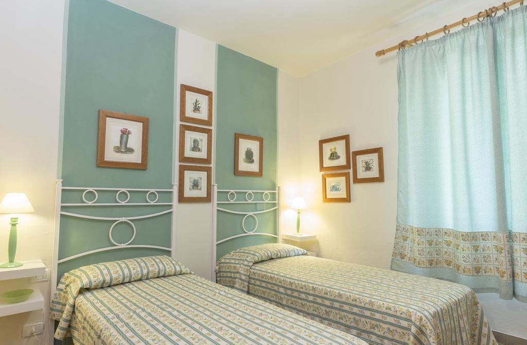 Villa Monserrato - Goelba Porto Azzurro Extérieur photo