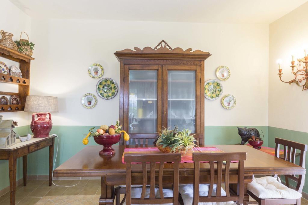 Villa Monserrato - Goelba Porto Azzurro Extérieur photo
