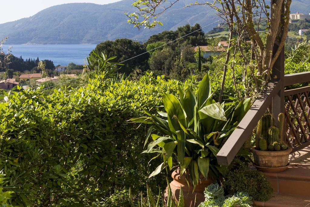 Villa Monserrato - Goelba Porto Azzurro Extérieur photo